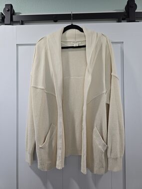 Festi Cream Knit Top with Branded Neck Label